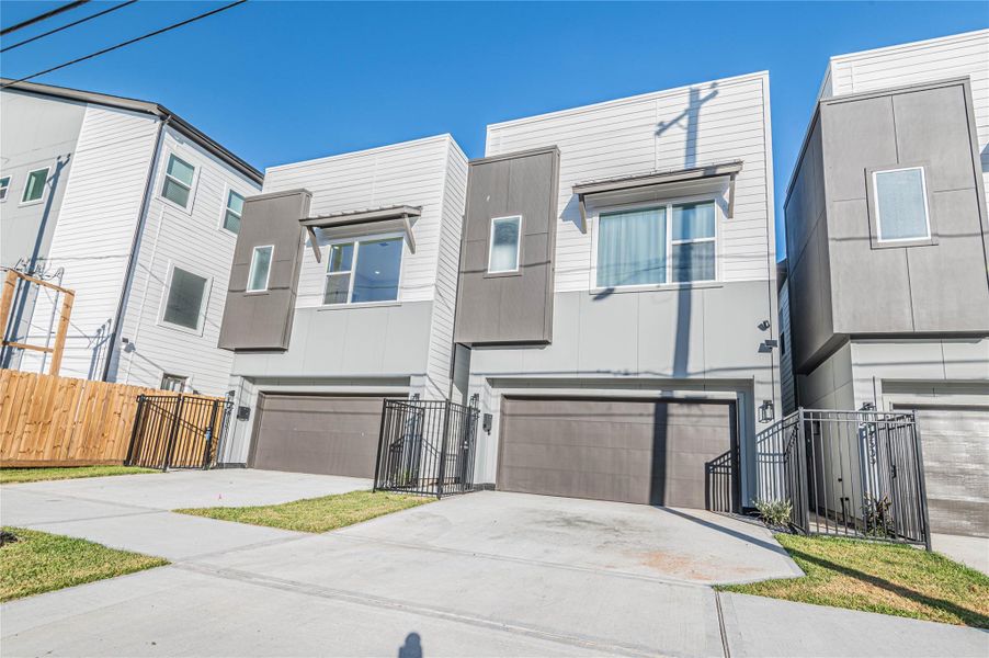Front exterior of a new home in , Houston, TX, highlighting curb appeal (Image 1). Front exterior of a new home in , Houston, TX, highlighting curb appeal (Image 1).