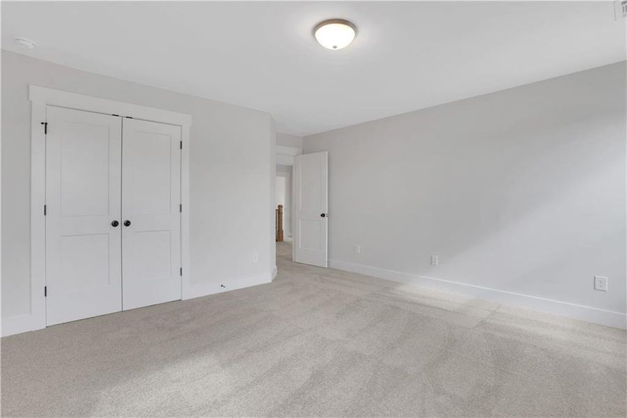 Spacious, unfurnished interior of a new home in Twin Lakes, Hoschton (Image 34).