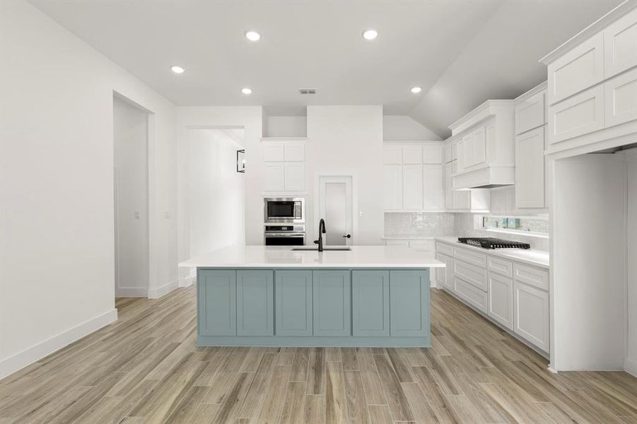 10. 1704 Silla - Kitchen