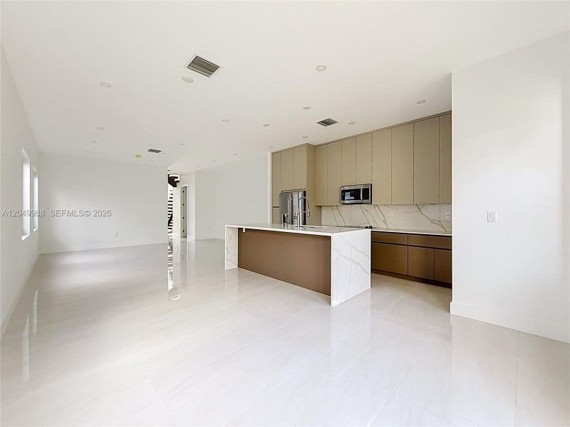 Image 36 of a home in .