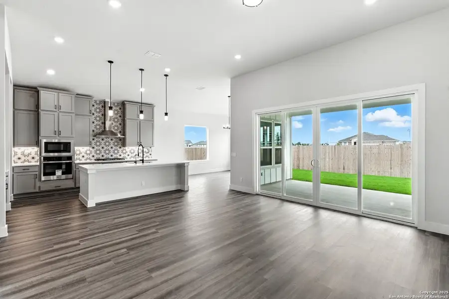 Furnished interior view inside a new home in Weltner Farms 60’s, New Braunfels (Image 8). Furnished interior view inside a new home in Weltner Farms 60’s, New Braunfels (Image 8).