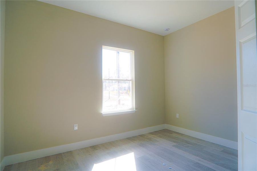 Spacious, unfurnished interior of a new home in , Ocala (Image 12).