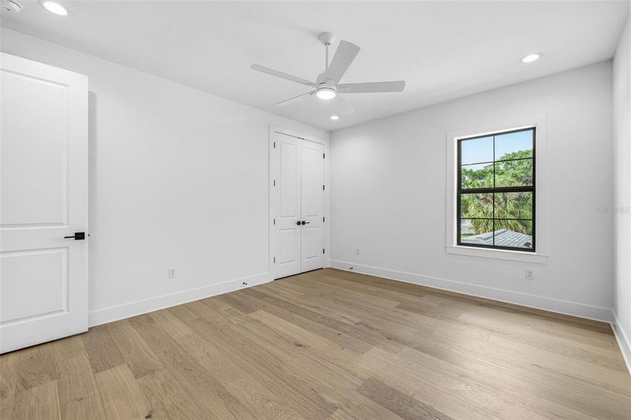 Spacious, unfurnished interior of a new home in , Tampa (Image 20).