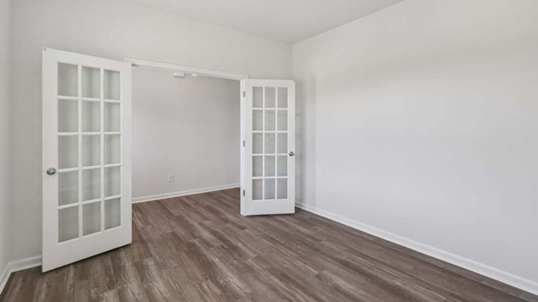Spacious, unfurnished interior of a new home in Rydele Heights, Asheville (Image 28).