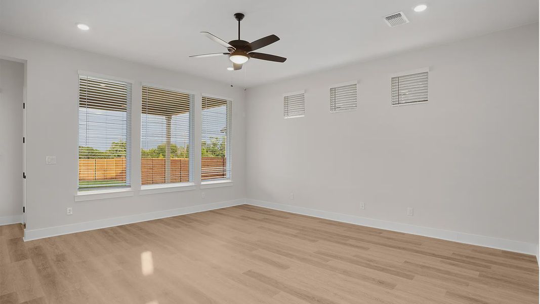 Spacious, unfurnished interior of a new home in Broken Oak, Georgetown (Image 20).