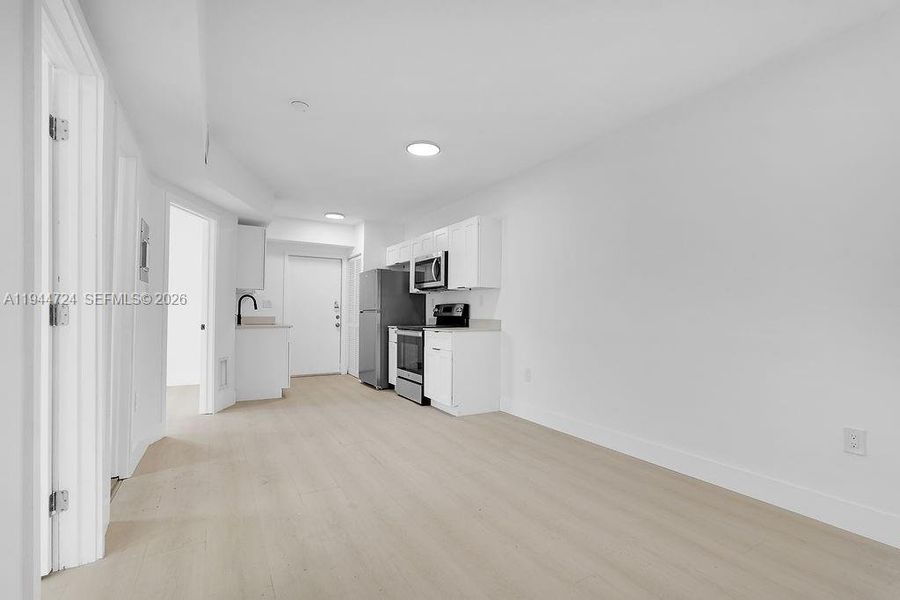 Spacious, unfurnished interior of a new home in , Miami (Image 29).