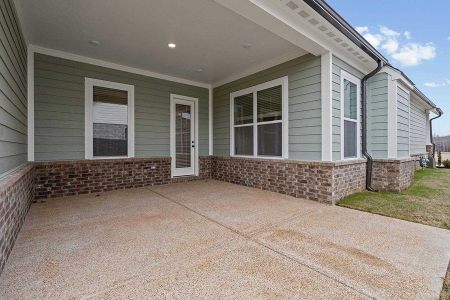 Exterior details and patio area of a home in Twin Oaks, Oakland (Image 4).