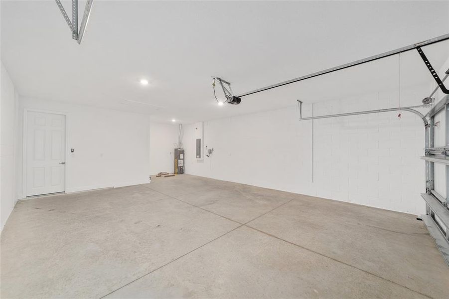 Spacious, unfurnished interior of a new home in On Top of the World Communities, Ocala (Image 36).