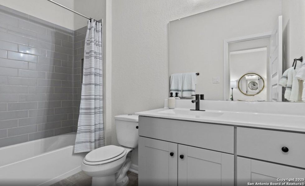 Furnished interior view inside a new home in Veranda: Premier, San Antonio (Image 9). Furnished interior view inside a new home in Veranda: Premier, San Antonio (Image 9).