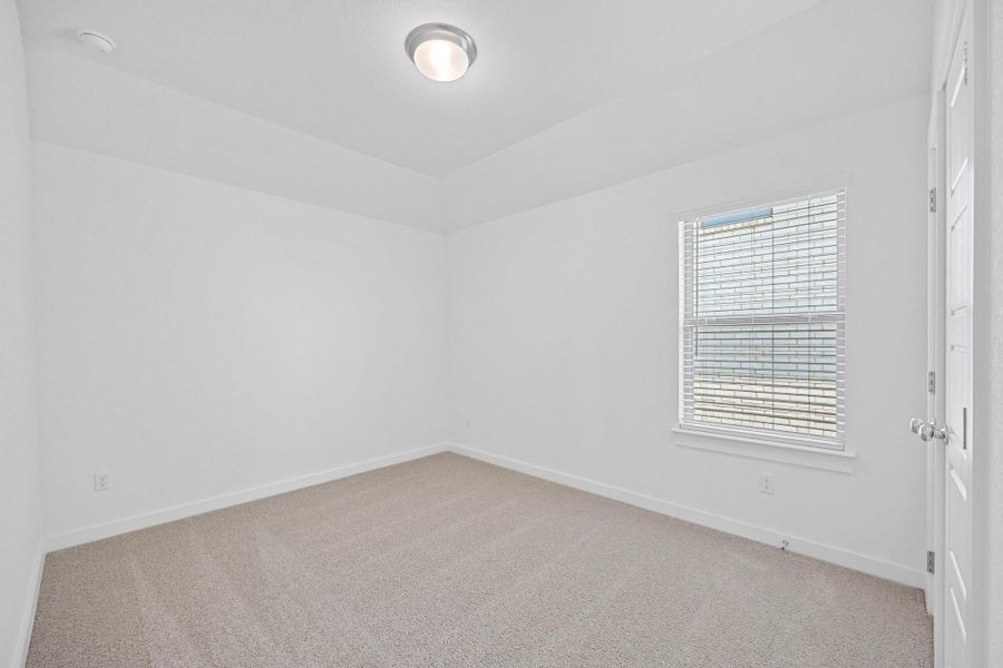 Spacious, unfurnished interior of a new home in Lakeside at Tessera, Lago Vista (Image 26).