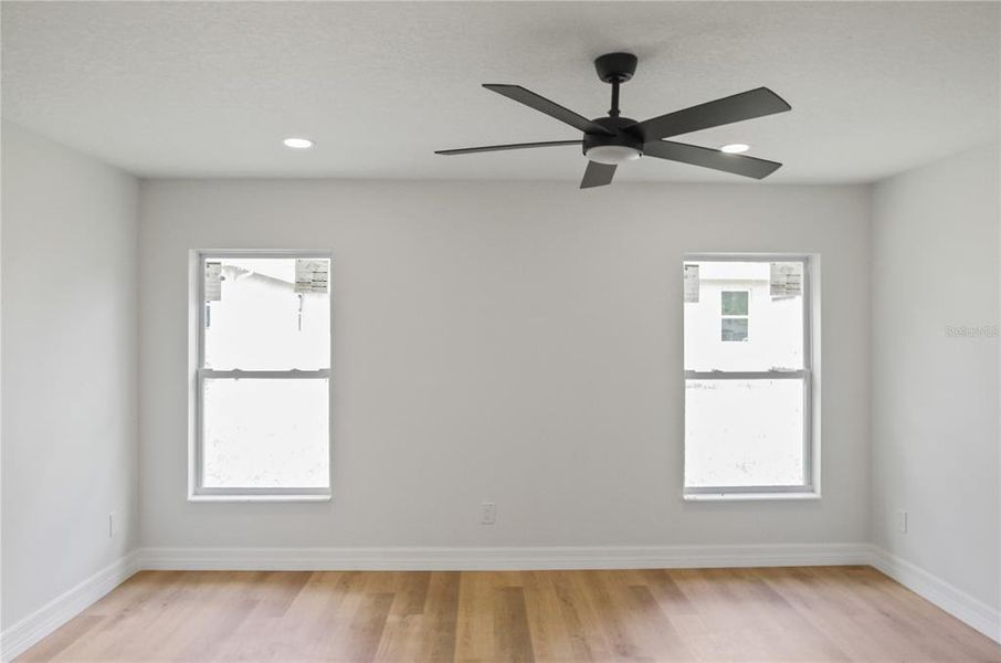 Spacious, unfurnished interior of a new home in , Tampa (Image 10).