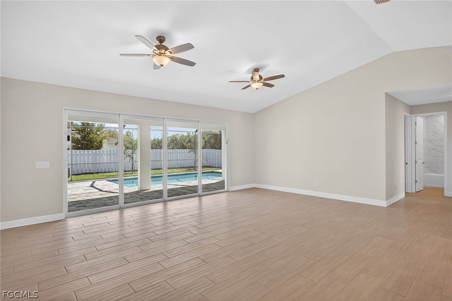 Spacious, unfurnished interior of a new home in Cape Coral, Cape Coral (Image 21).