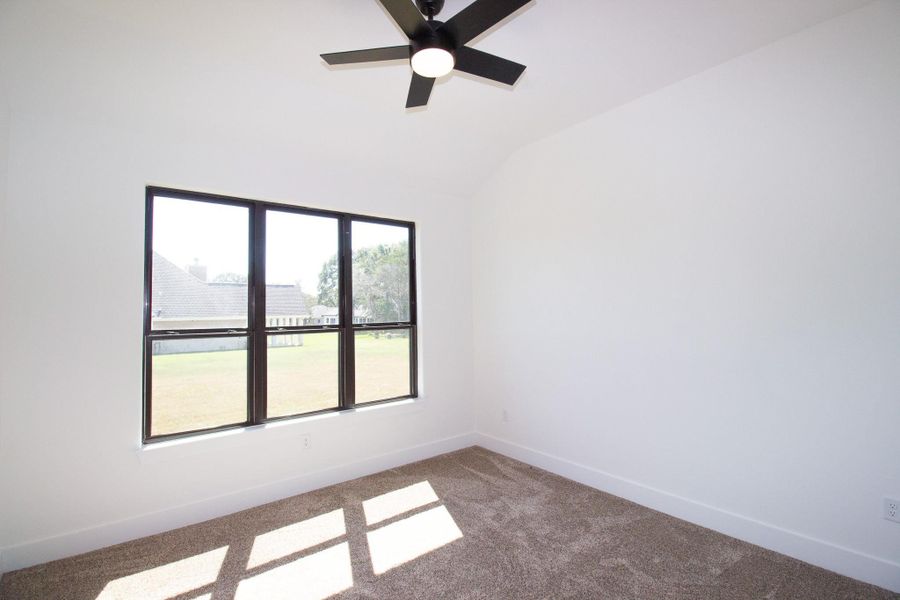 Spacious, unfurnished interior of a new home in , Hempstead (Image 13).