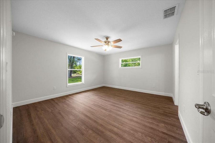 Spacious, unfurnished interior of a new home in , Belleview (Image 27).