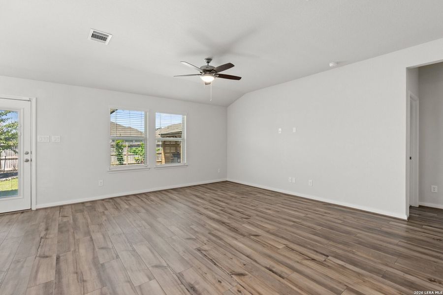 Spacious, unfurnished interior of a new home in Autry Pond, San Antonio (Image 28). Spacious, unfurnished interior of a new home in Autry Pond, San Antonio (Image 28).