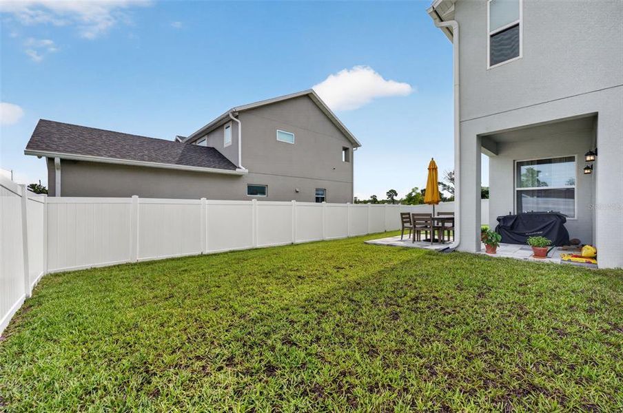 Exterior details and patio area of a home in Blue Diamond , Orlando (Image 3). Exterior details and patio area of a home in Blue Diamond , Orlando (Image 3).