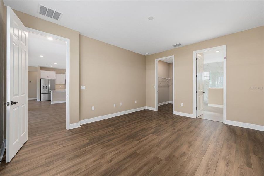 Spacious, unfurnished interior of a new home in , Ocala (Image 28).