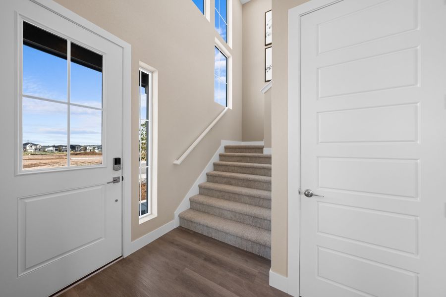 Spacious, unfurnished interior of a new home in Trumark Homes at Sterling Ranch, Littleton (Image 19).