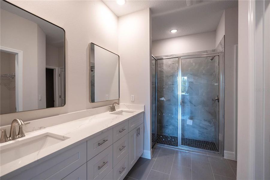 Furnished interior view inside a new home in , Tavares (Image 15).