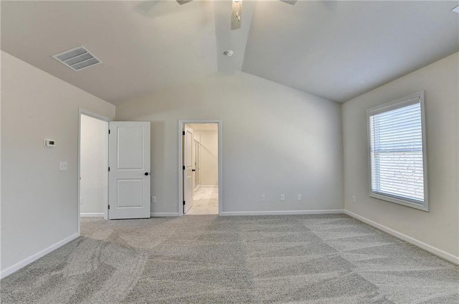 Spacious, unfurnished interior of a new home in , Auburn (Image 49).