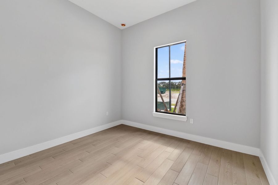 Spacious, unfurnished interior of a new home in Greyhawk Landing, Lake Worth (Image 37).