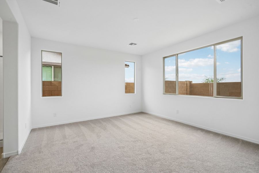 Spacious, unfurnished interior of a new home in Rancho Mercado, Surprise (Image 24).