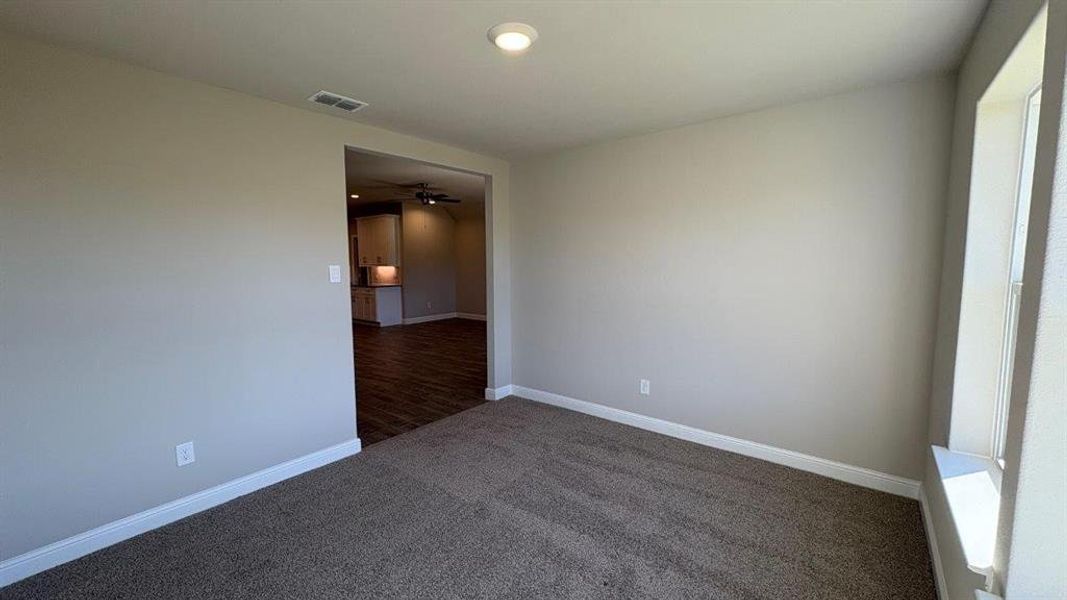 Spacious, unfurnished interior of a new home in Sandstone Estates, Granbury (Image 23).