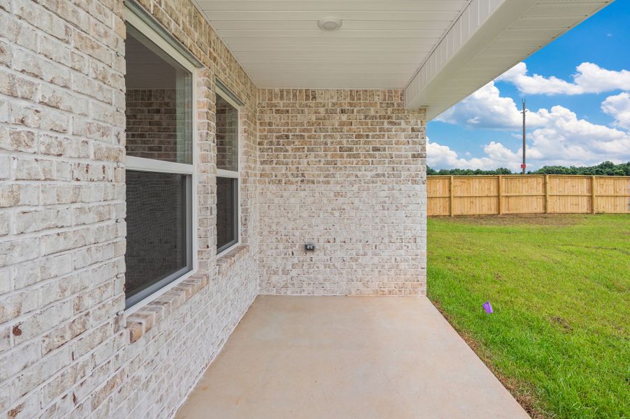 Exterior details and patio area of a home in , Crestview (Image 19).