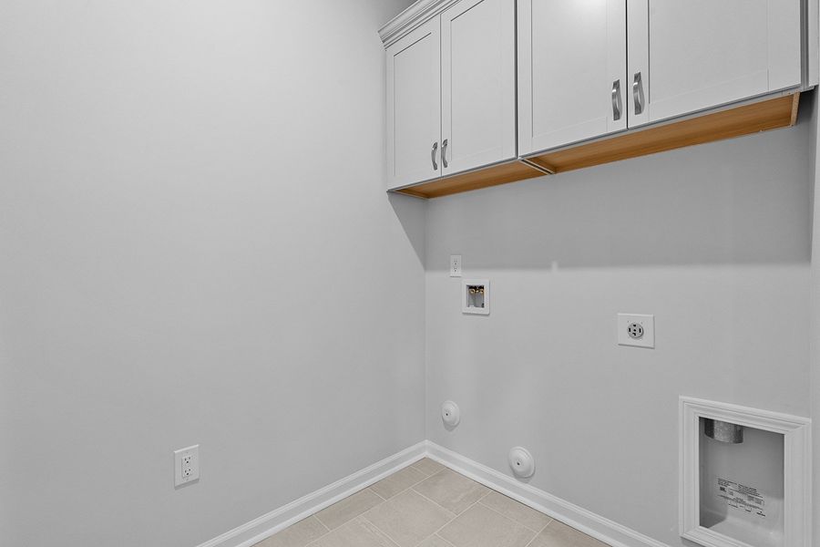 Spacious, unfurnished interior of a new home in Fieldstone, Lexington (Image 29).