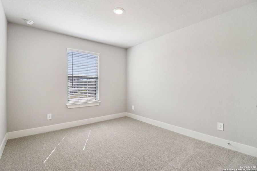 Spacious, unfurnished interior of a new home in Thomas Pond, San Antonio (Image 16). Spacious, unfurnished interior of a new home in Thomas Pond, San Antonio (Image 16).