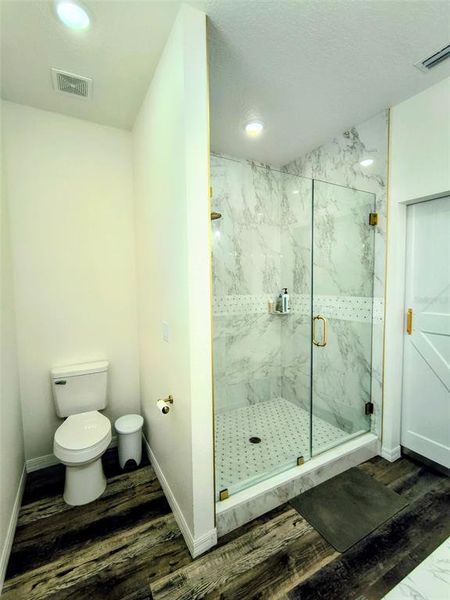 Furnished interior view inside a new home in , Auburndale (Image 7).