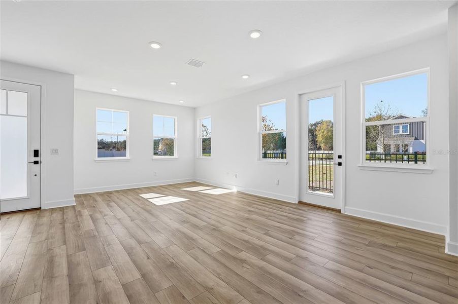 Spacious, unfurnished interior of a new home in Vivir, Valrico (Image 37).