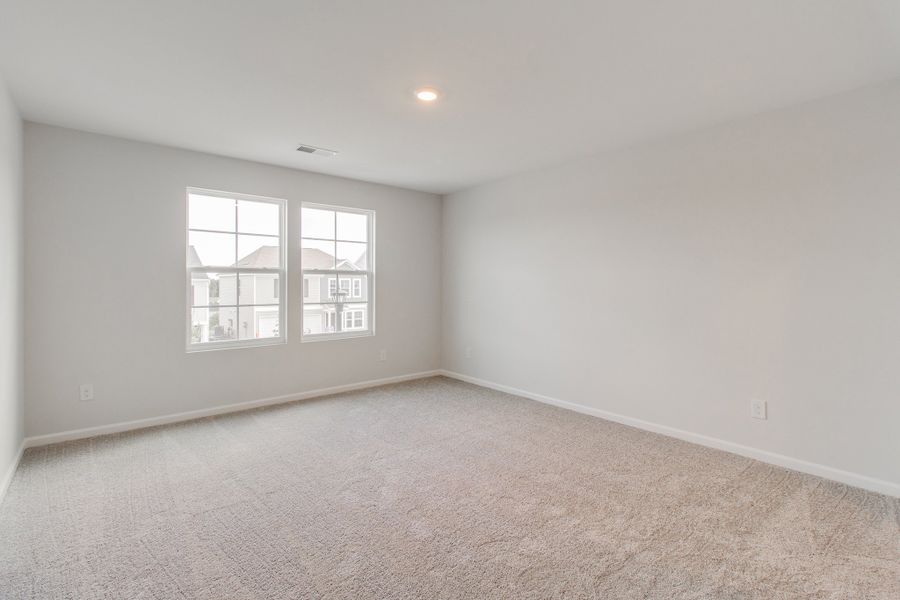 Spacious, unfurnished interior of a new home in Ellington, Elgin (Image 32).