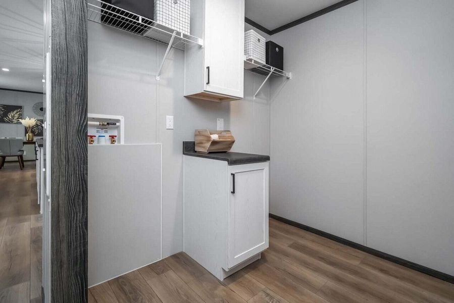 Sunlight_052_Utility_Room_1 Sunlight_052_Utility_Room_1