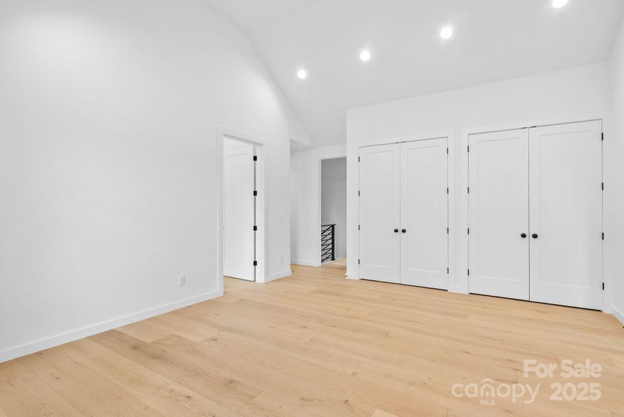 Spacious, unfurnished interior of a new home in , Asheville (Image 29).