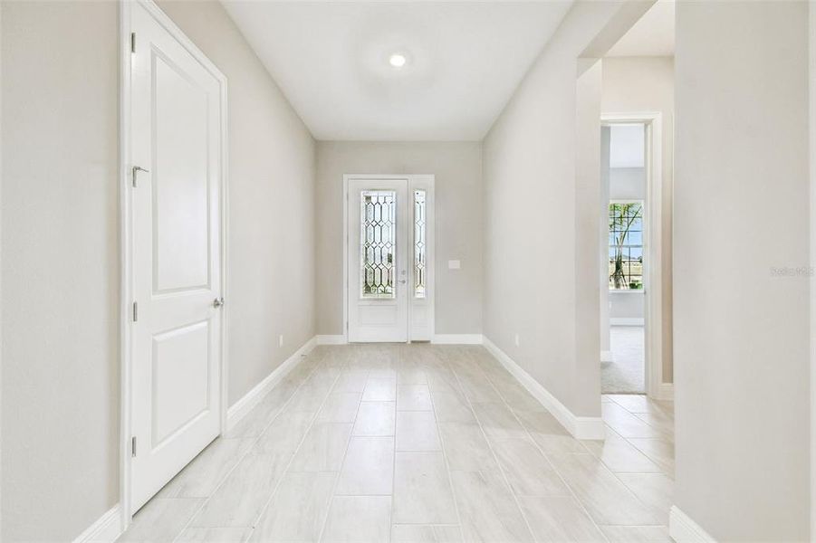 Spacious, unfurnished interior of a new home in River Preserve Estates, Parrish (Image 8).