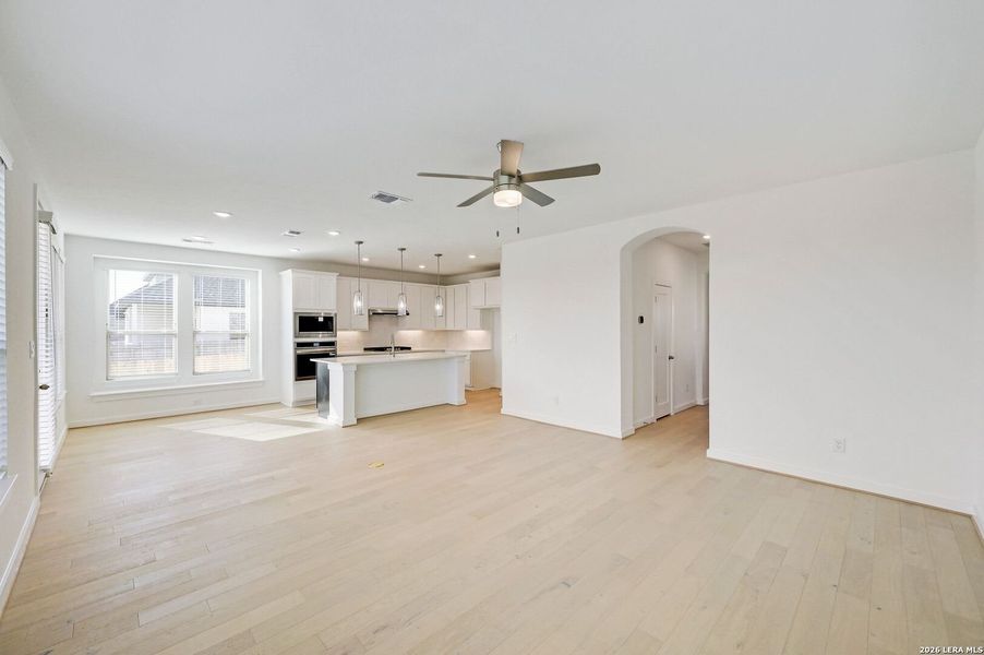 Spacious, unfurnished interior of a new home in Legacy at Lake Dunlap, New Braunfels (Image 18).