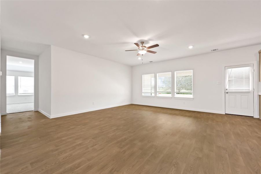 Spacious, unfurnished interior of a new home in Blue Heron Estates, Beasley (Image 18).
