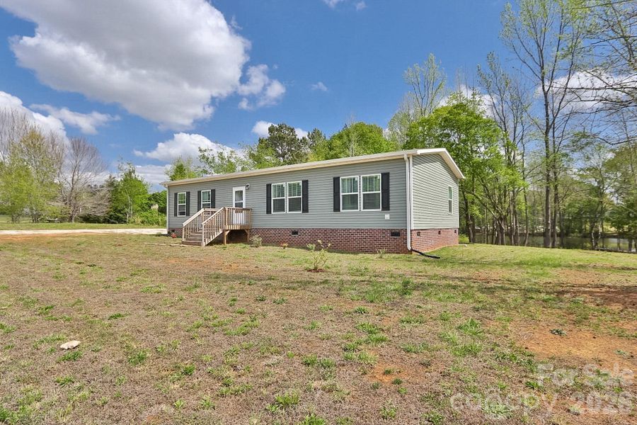 Exterior details and patio area of a home in , Shelby (Image 31).