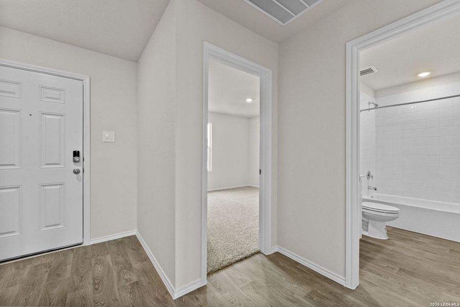 Spacious, unfurnished interior of a new home in Swenson Heights, Seguin (Image 21).