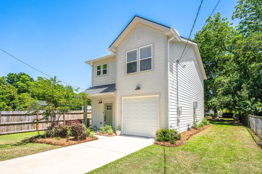 Front exterior of a new home in , Charleston, SC, highlighting curb appeal (Image 1). Front exterior of a new home in , Charleston, SC, highlighting curb appeal (Image 1).