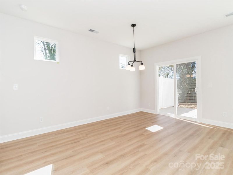 Spacious, unfurnished interior of a new home in , Charlotte (Image 4).