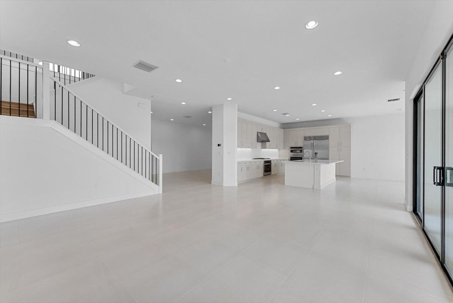 Spacious, unfurnished interior of a new home in , Boca Raton (Image 39). Spacious, unfurnished interior of a new home in , Boca Raton (Image 39).