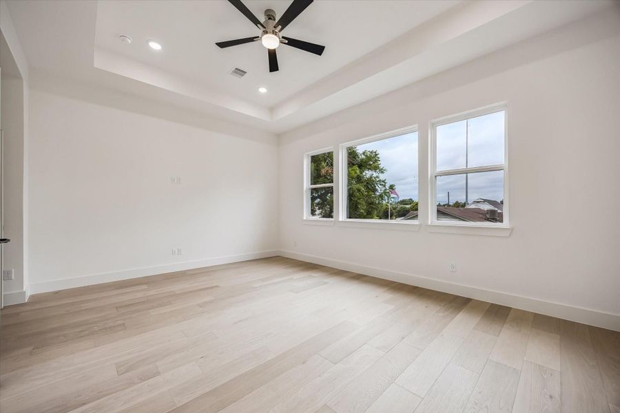 Spacious, unfurnished interior of a new home in The Heights Haus Collection, Houston (Image 21).