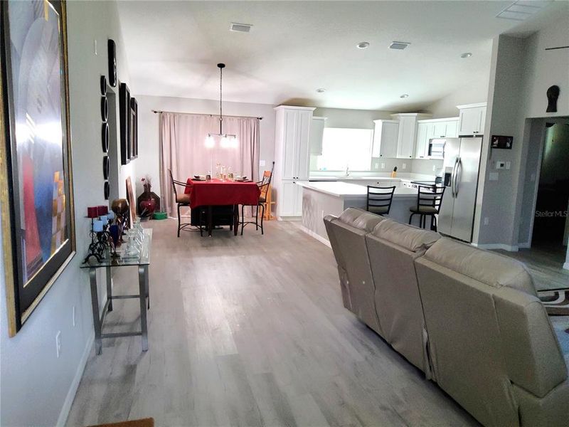 Furnished interior view inside a new home in , Ocklawaha (Image 14).