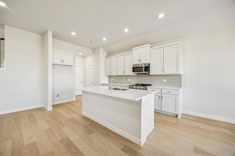 Furnished interior view inside a new home in Freeman Farms, Kaufman (Image 8). Furnished interior view inside a new home in Freeman Farms, Kaufman (Image 8).