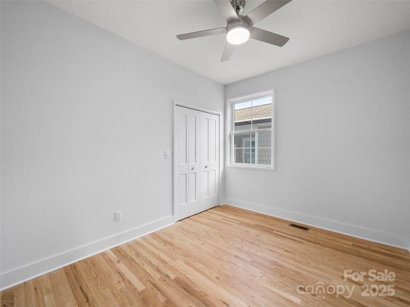 Spacious, unfurnished interior of a new home in , Saluda (Image 13).