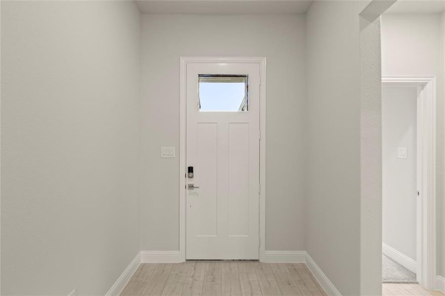 Spacious, unfurnished interior of a new home in Creekside, Royse City (Image 21).