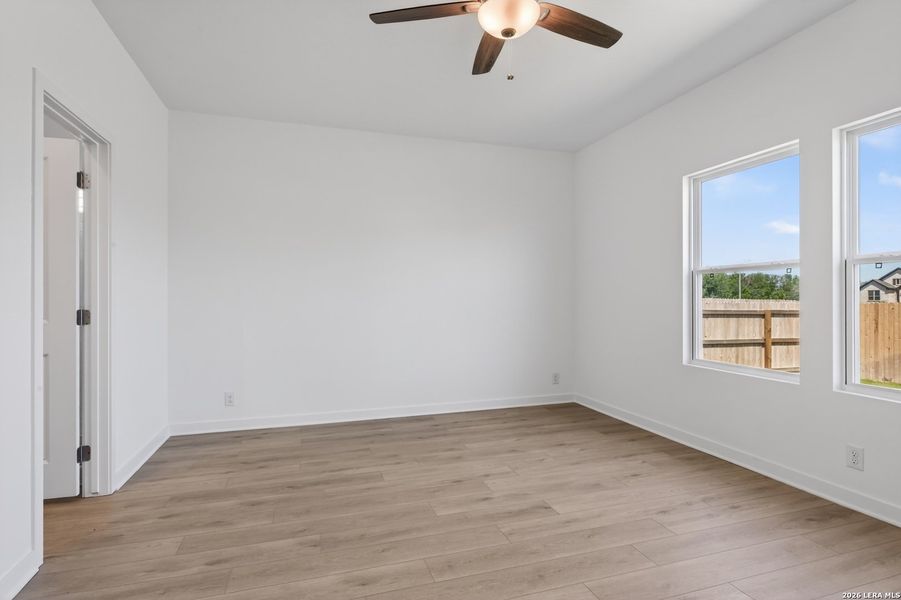 Spacious, unfurnished interior of a new home in Saddlebrook Ranch, Schertz (Image 32).