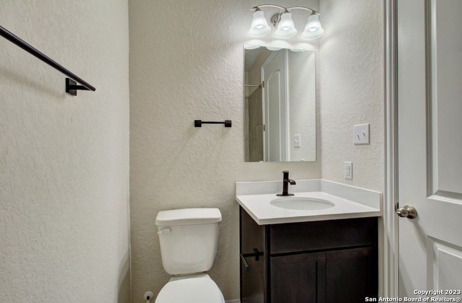 Furnished interior view inside a new home in Meyer Ranch - Enclave, New Braunfels (Image 3).